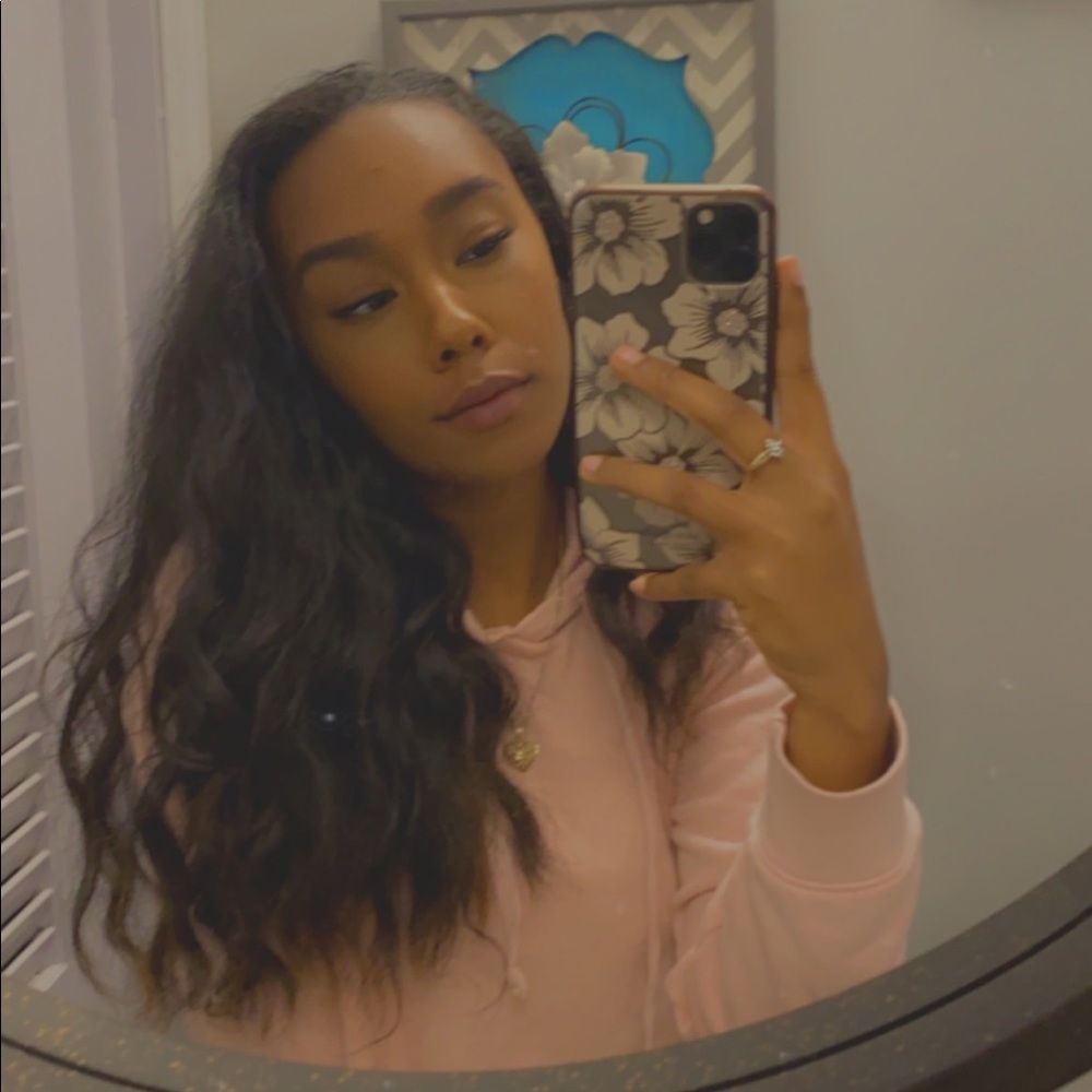Meet your Posher, Deija